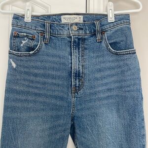 Abercrombie 90’s Slim Straight Ultra High Rise Jean